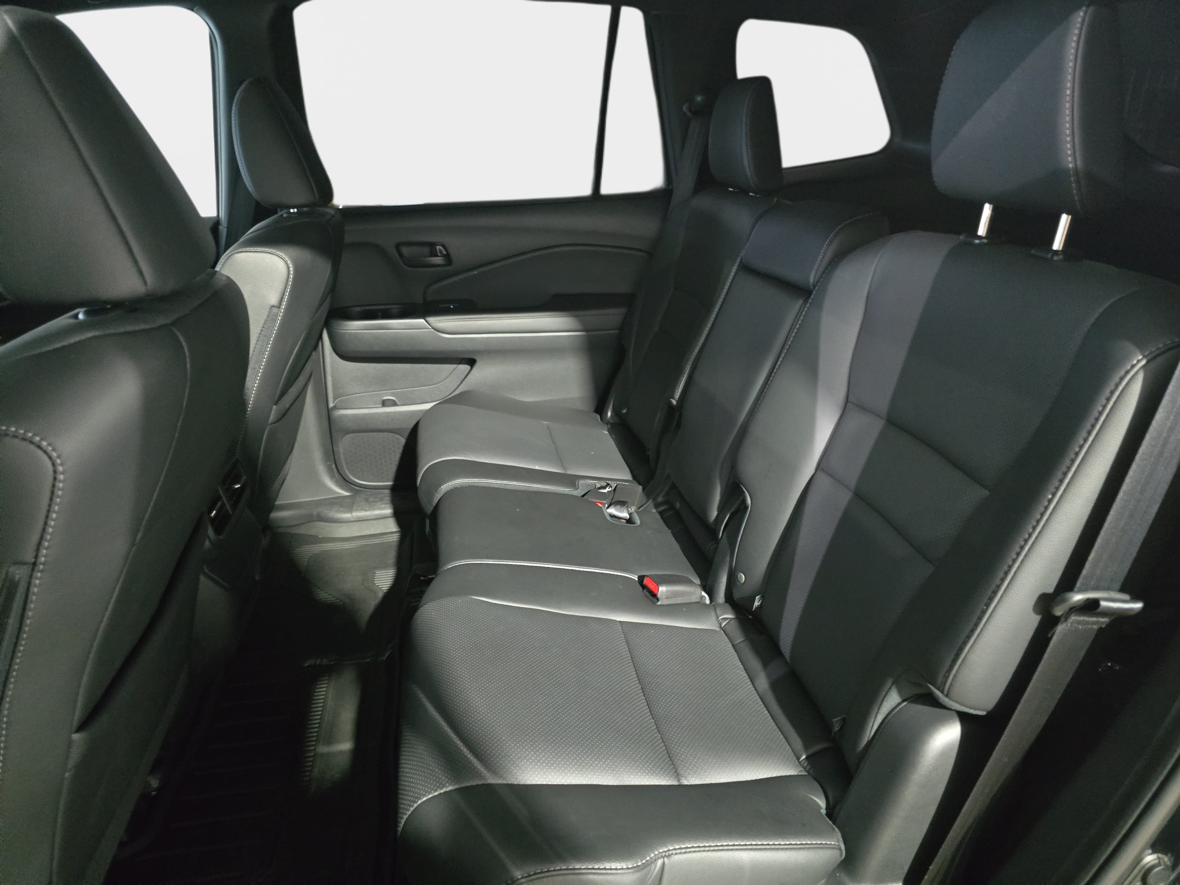 Certified 2025 Honda Passport EX-L image 11