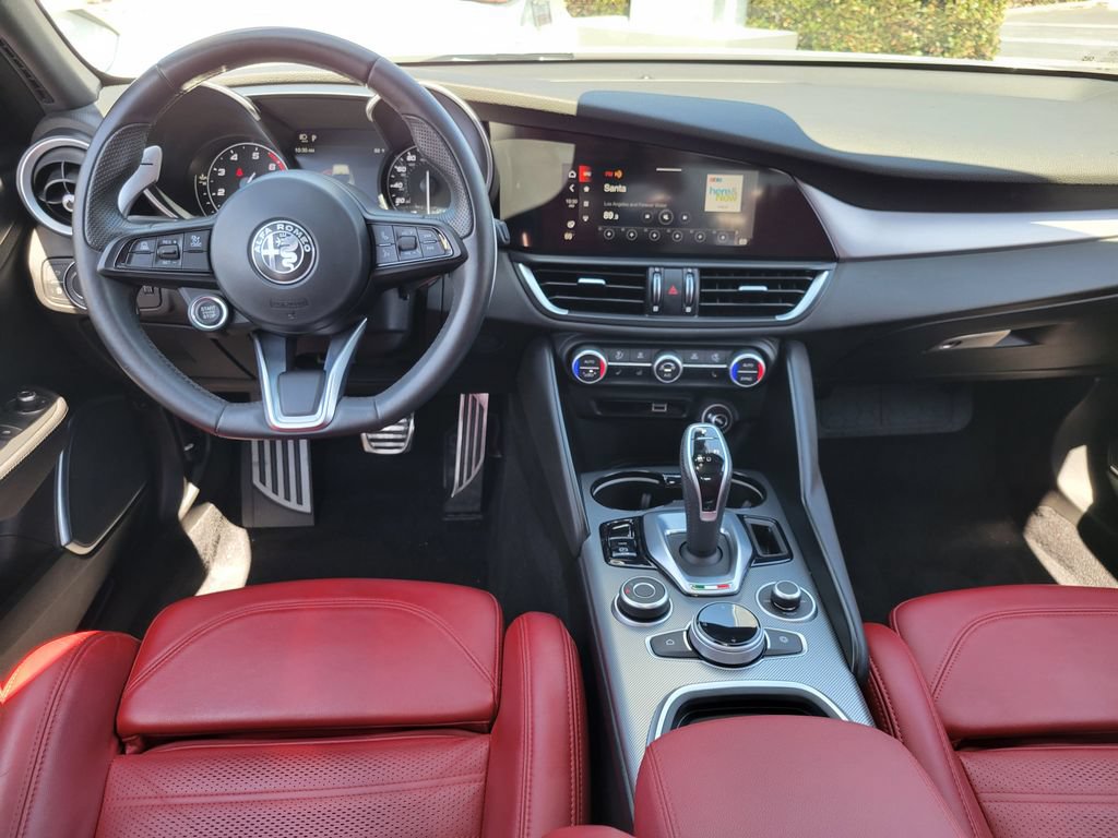 Used 2022 Alfa Romeo Giulia Veloce RWD image 4