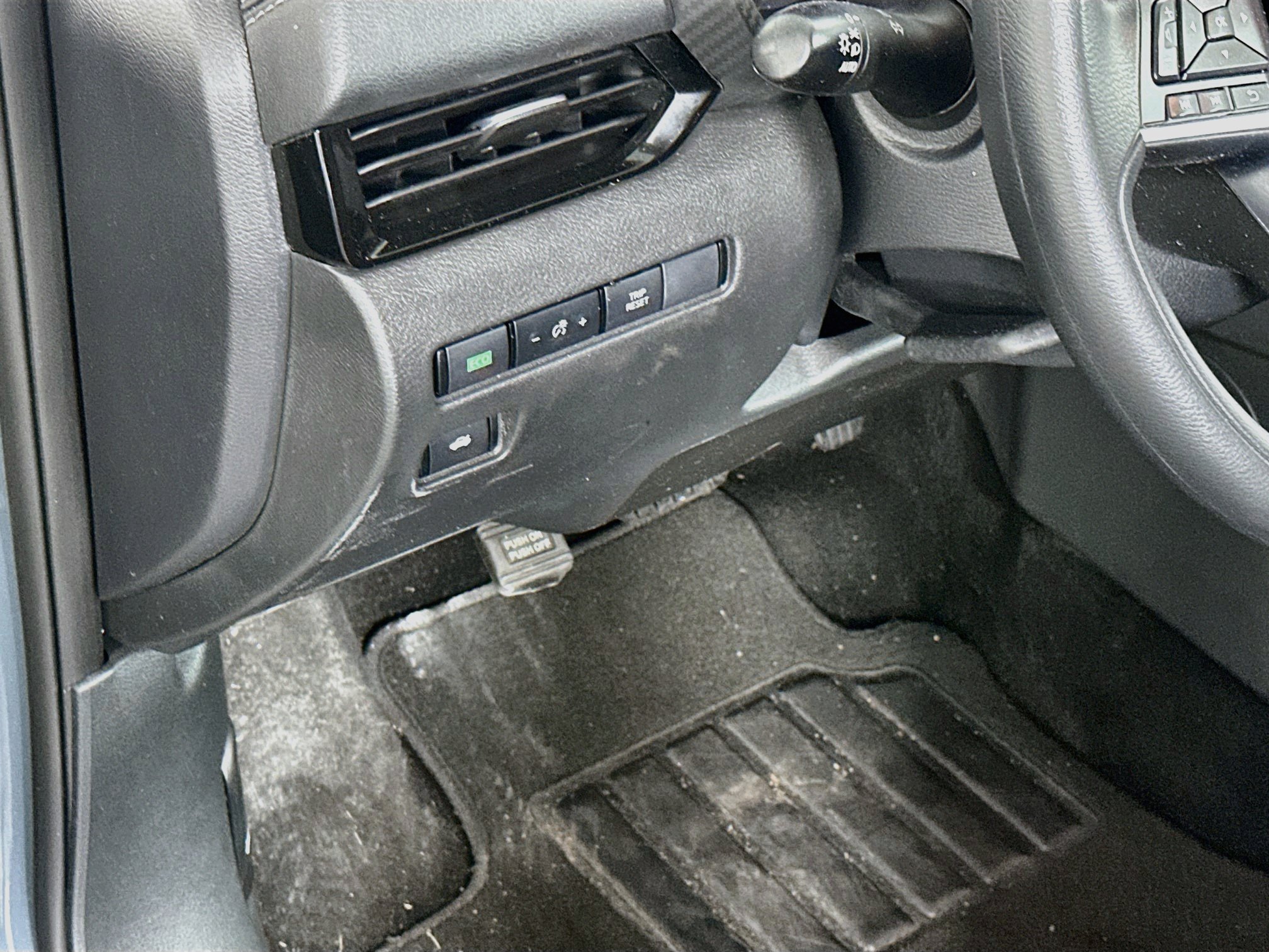 Used 2025 Nissan Sentra SV w/ Trunk Package FWD image 17