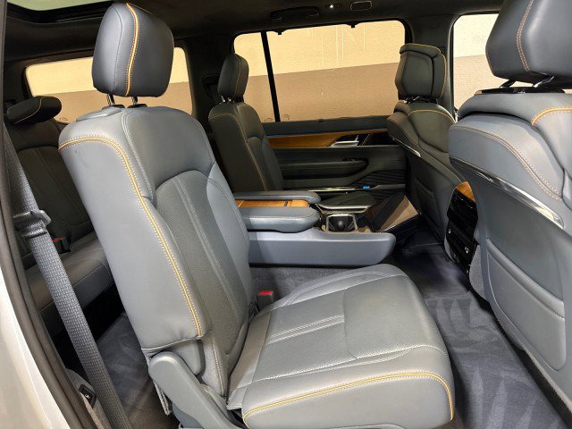 Used 2022 Jeep Grand Wagoneer Series II w/ Premium Group II image 78