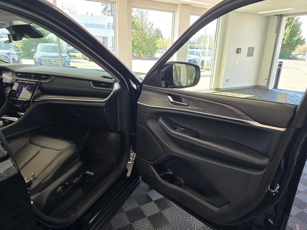 Used 2023 Jeep Grand Cherokee Limited w/ Trailer Tow Prep Group (B) image 43