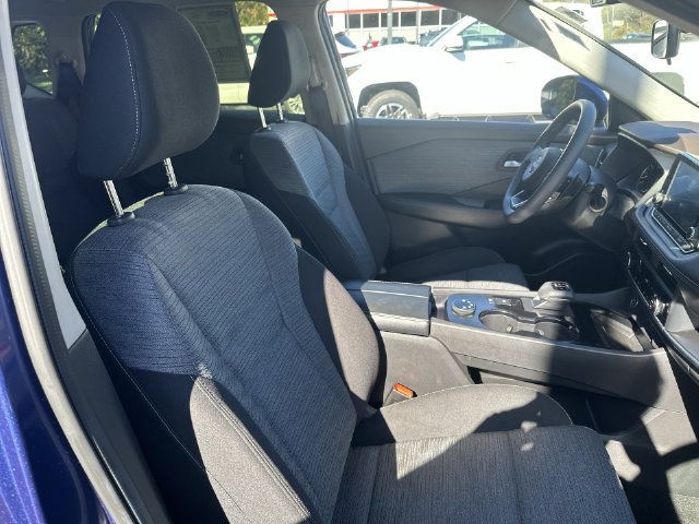 Used 2023 Nissan Rogue SV AWD/4WD image 35