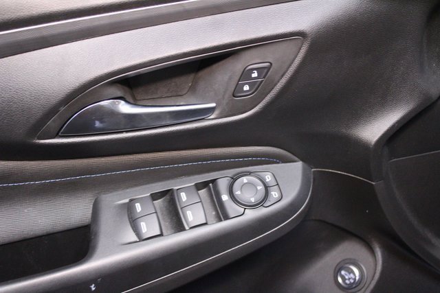 Used 2025 Buick Envista Sport Touring image 17