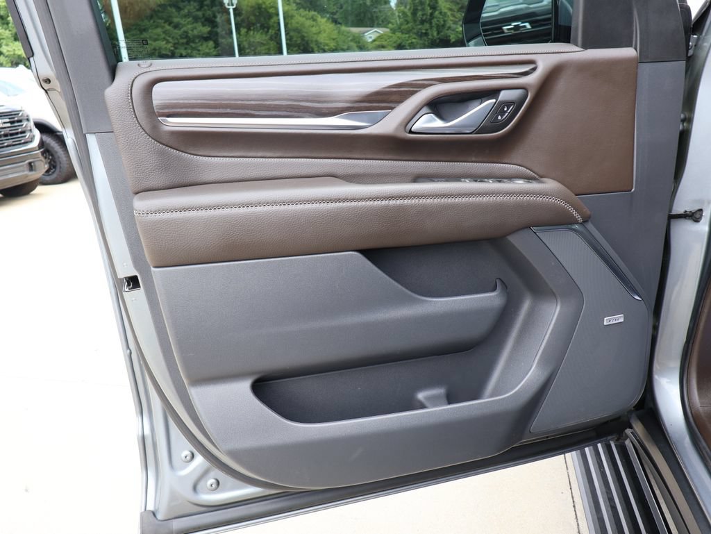 Certified 2022 GMC Yukon Denali w/ Denali Premium Package AWD/4WD image 11
