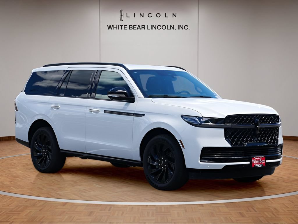 Used 2026 Lincoln Navigator Reserve w/ Jet Appearance Package AWD/4WD image 3