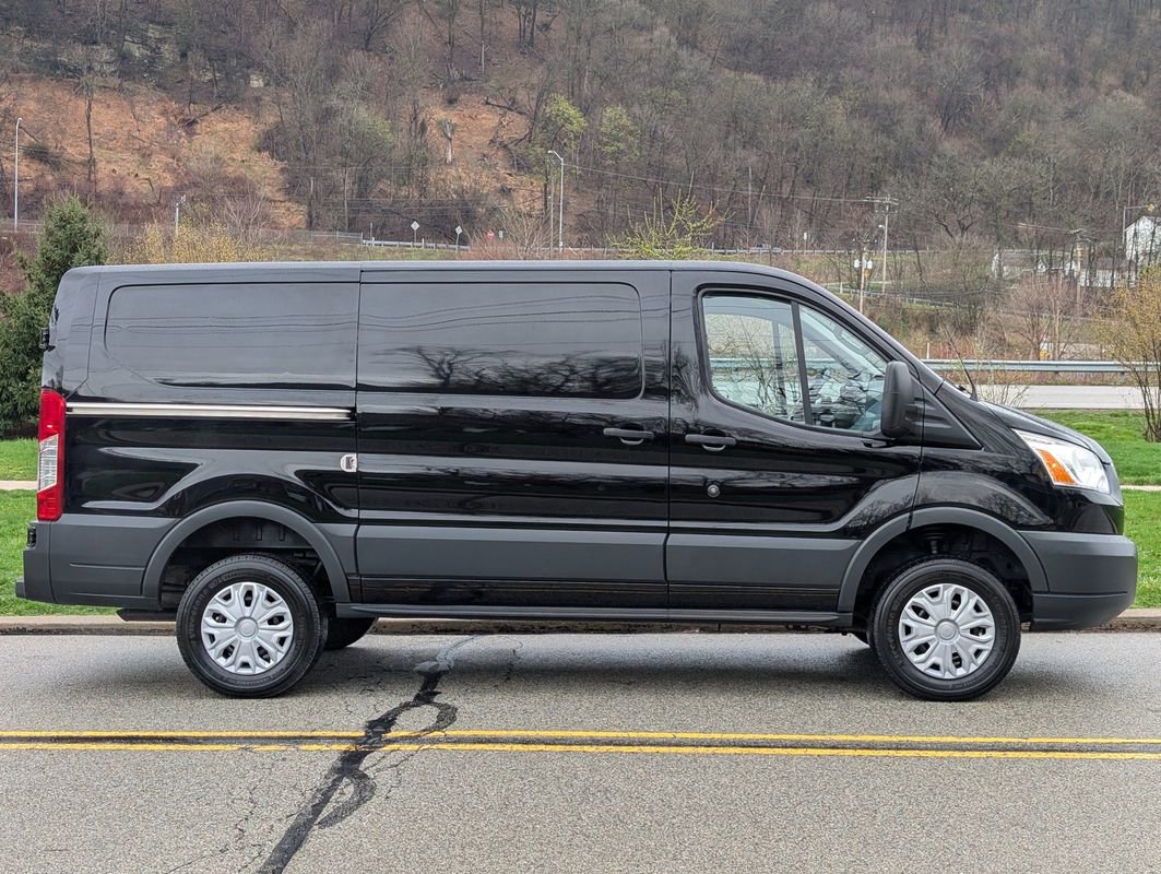 Used 2018 Ford Transit 150 130 Low Roof w/ Exterior Upgrade Package RWD image 4