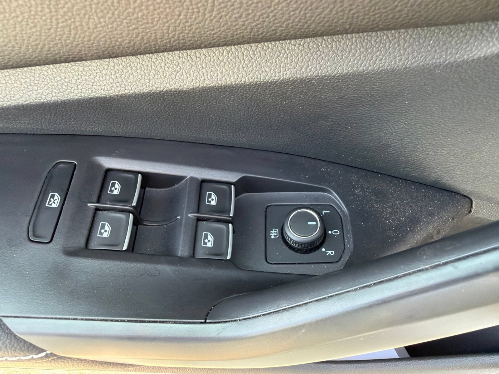 Certified 2023 Volkswagen Jetta SE FWD image 20
