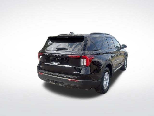 Used 2025 Ford Explorer Active AWD/4WD image 9