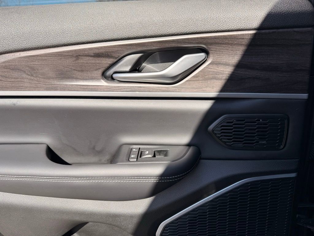 Used 2023 Jeep Grand Cherokee 4WD 4xe image 35