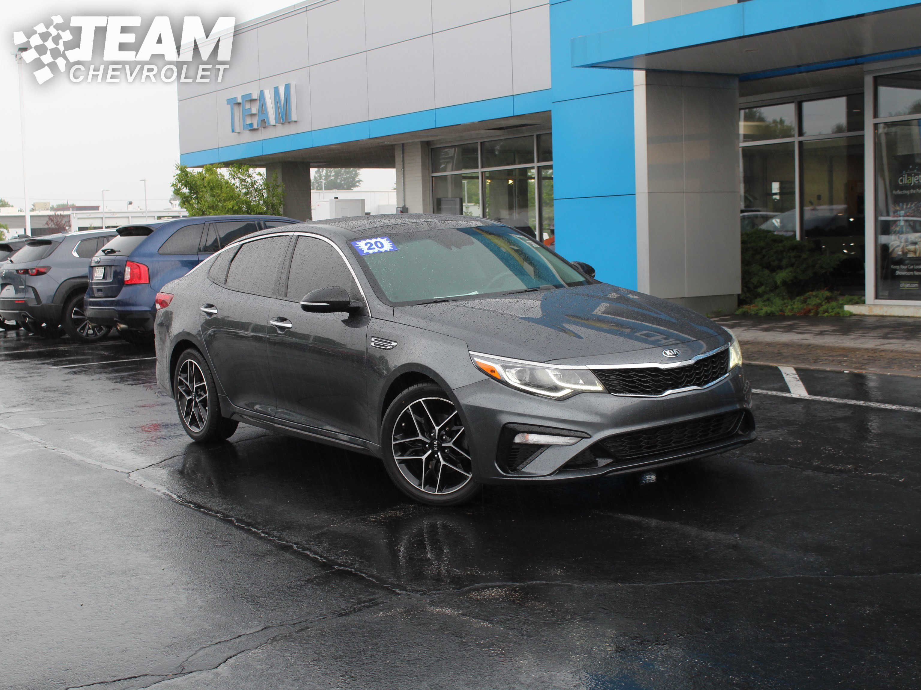 Used 2020 Kia Optima SE FWD image 2