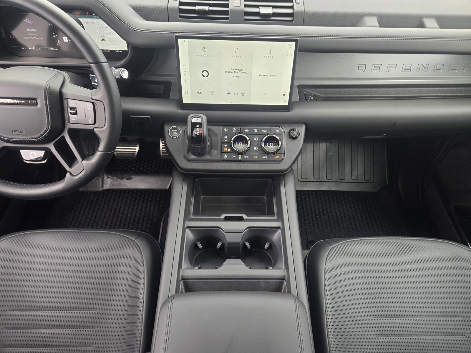 Used 2025 Land Rover Defender 110 image 9