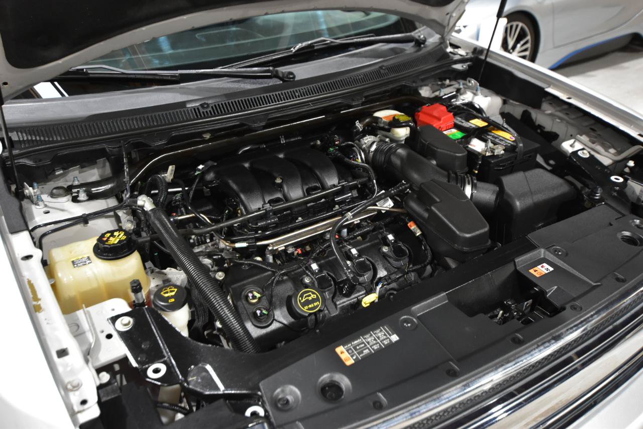Used 2018 Ford Flex SE FWD image 39