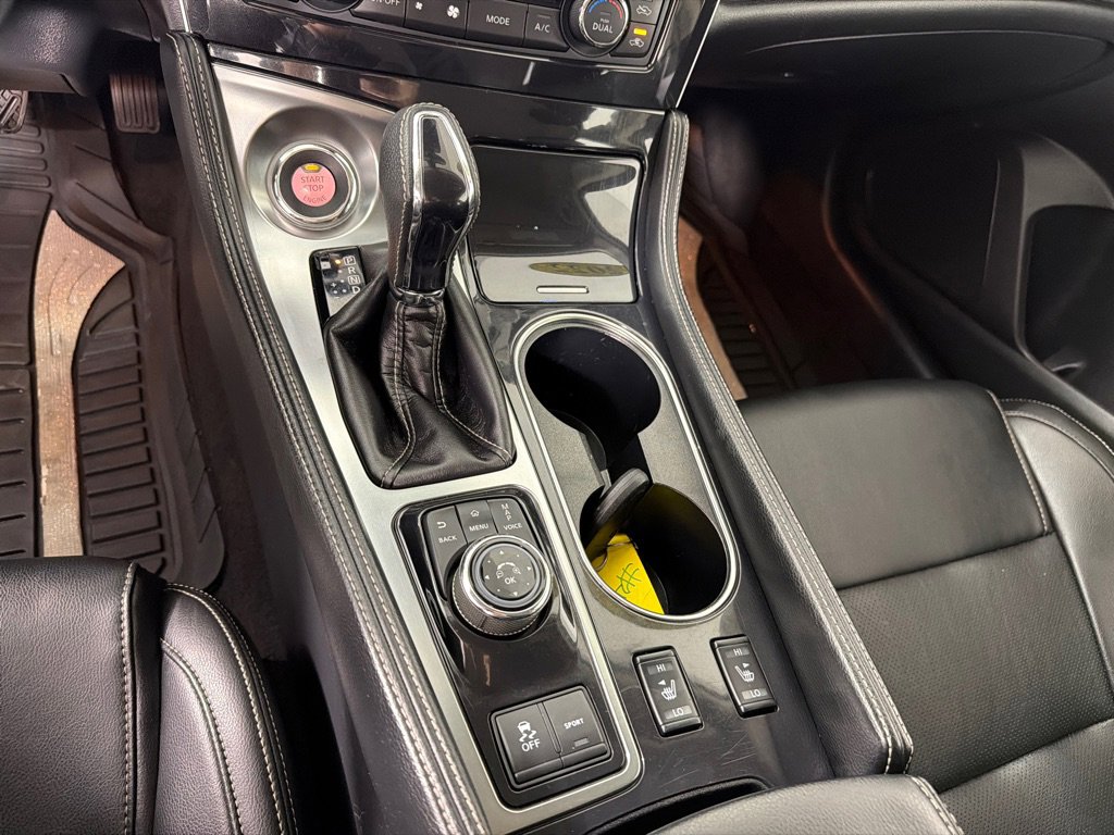 Used 2022 Nissan Maxima SV image 15