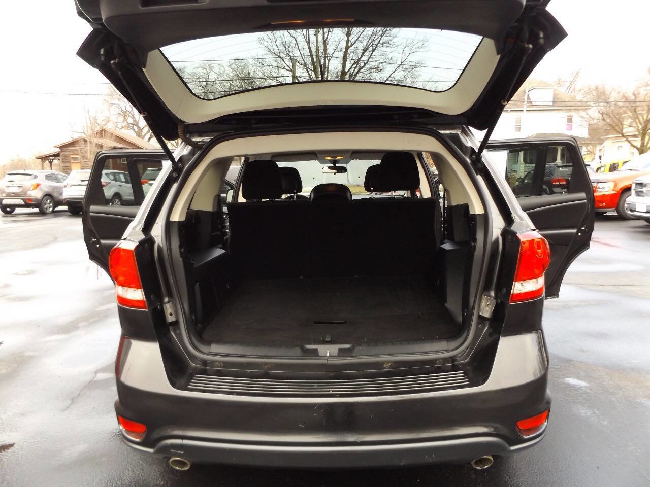 Used 2012 Dodge Journey SXT image 28