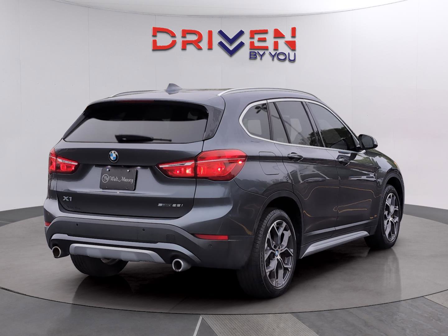 Used 2021 BMW X1 sDrive28i image 3