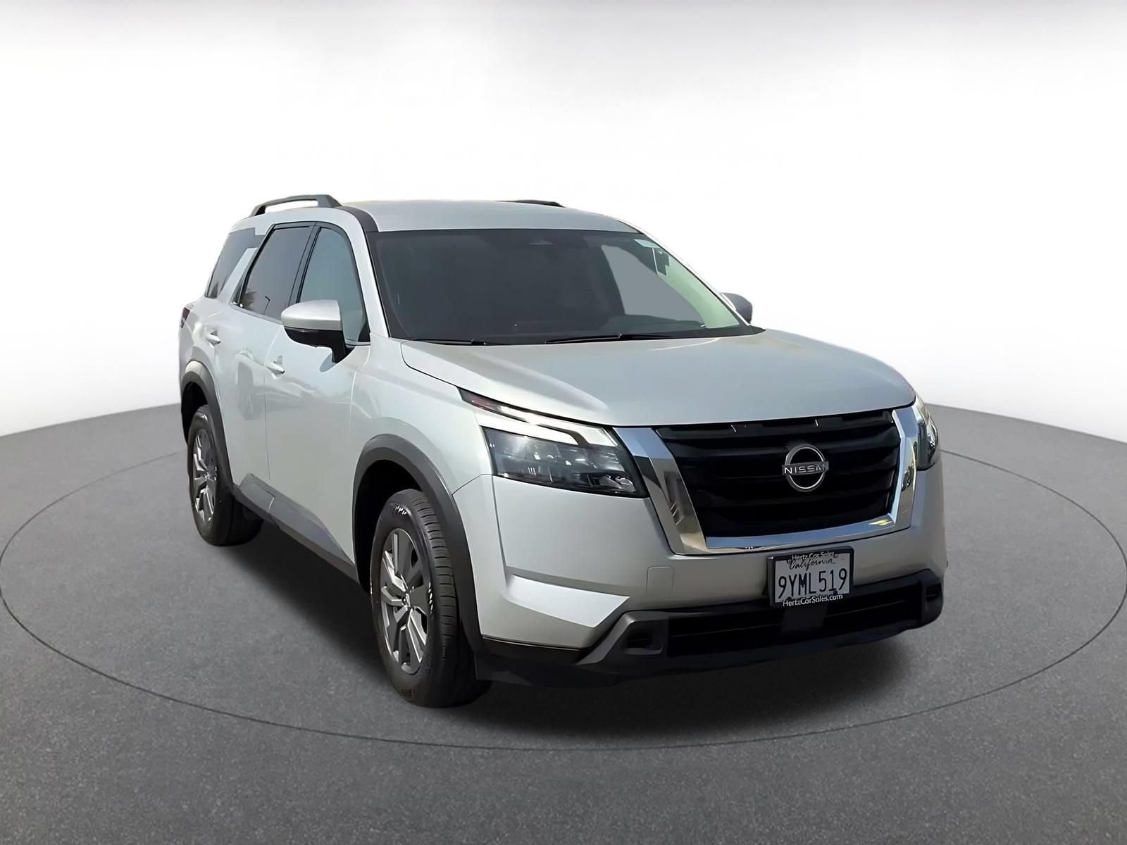 Used 2025 Nissan Pathfinder SV AWD/4WD image 3