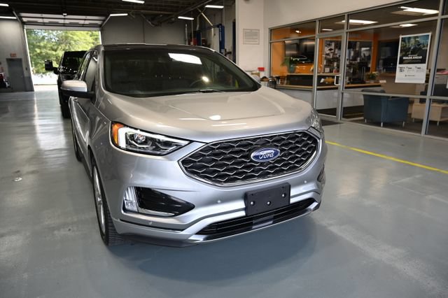 Used 2020 Ford Edge Titanium w/ Equipment Group 301A AWD/4WD image 3