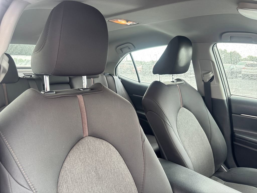 Used 2020 Toyota Camry LE FWD image 16
