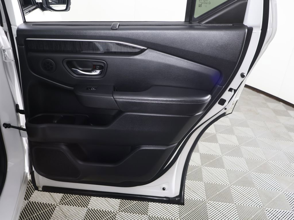 Used 2025 Honda Pilot Elite image 31