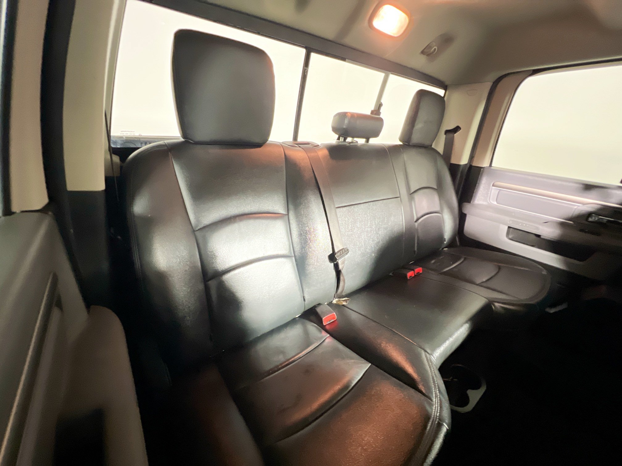 Used 2019 RAM 1500 Classic SLT AWD/4WD image 32