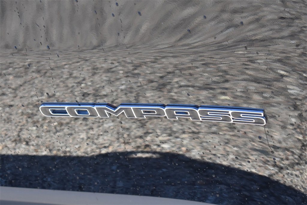 Used 2022 Jeep Compass Limited image 14