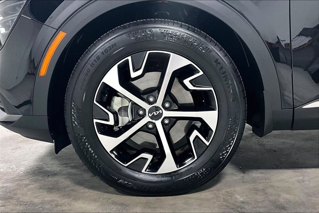 Used 2025 Kia Sportage EX FWD image 10
