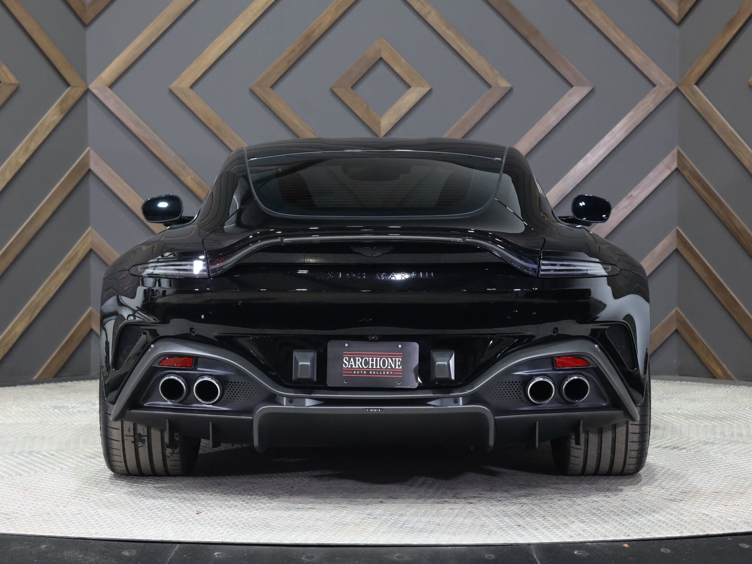 Used 2026 Aston Martin V8 Vantage Coupe image 3