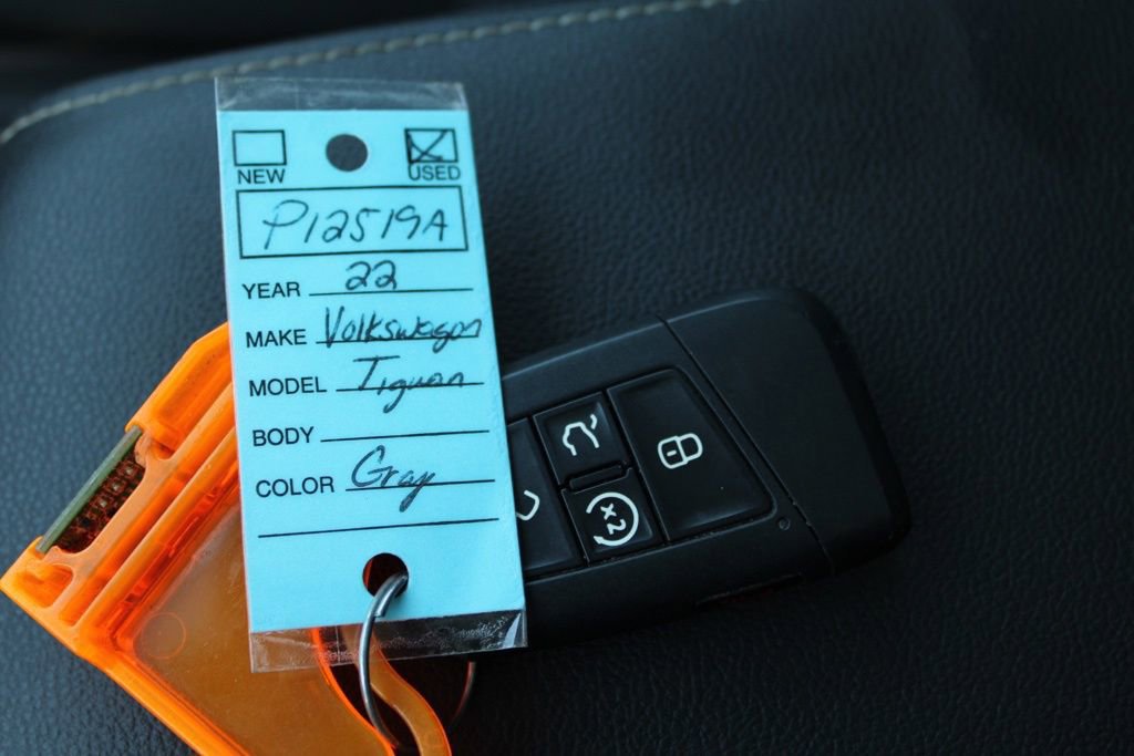 Used 2022 Volkswagen Tiguan SE R-Line image 35