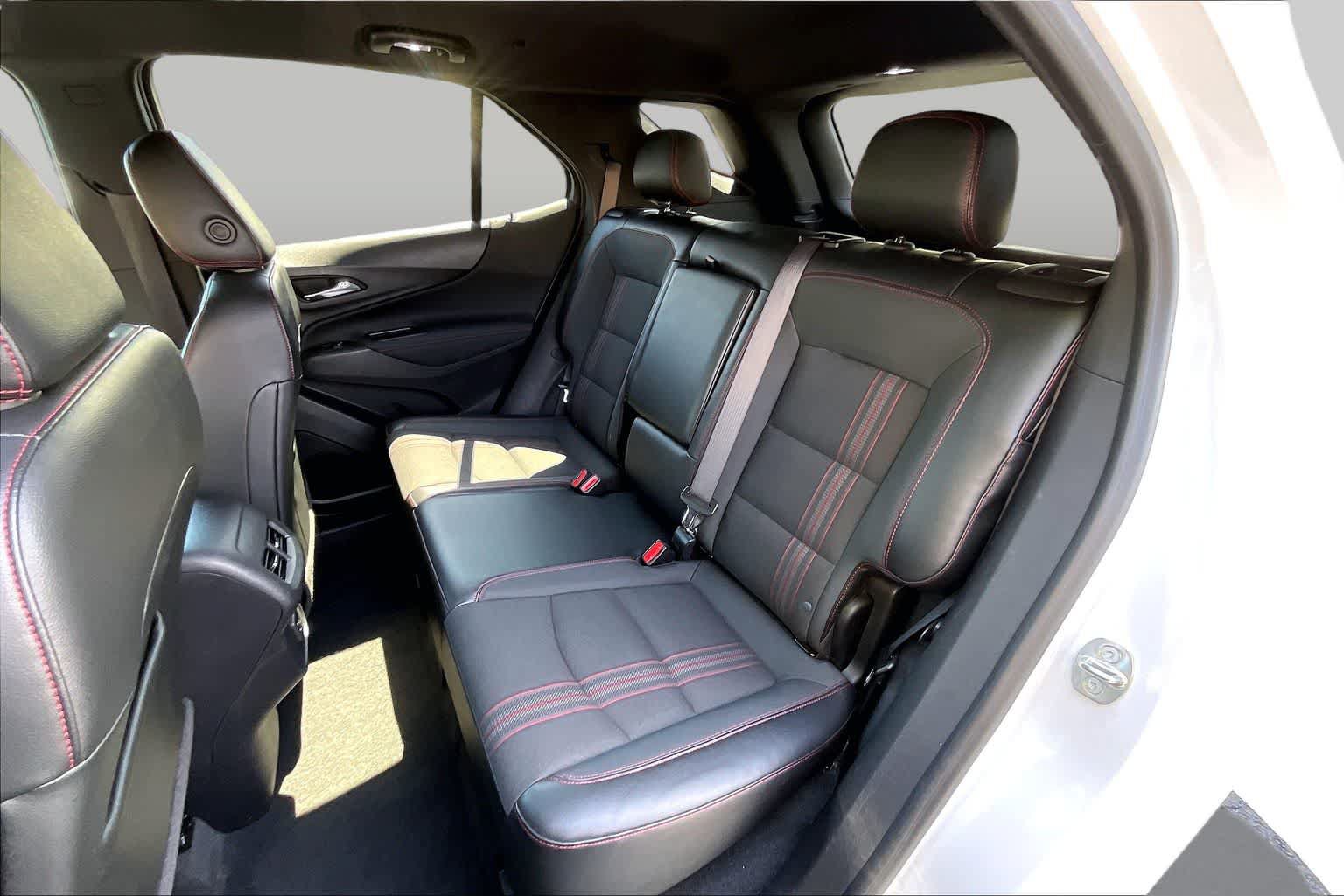 Used 2023 Chevrolet Equinox RS FWD image 25