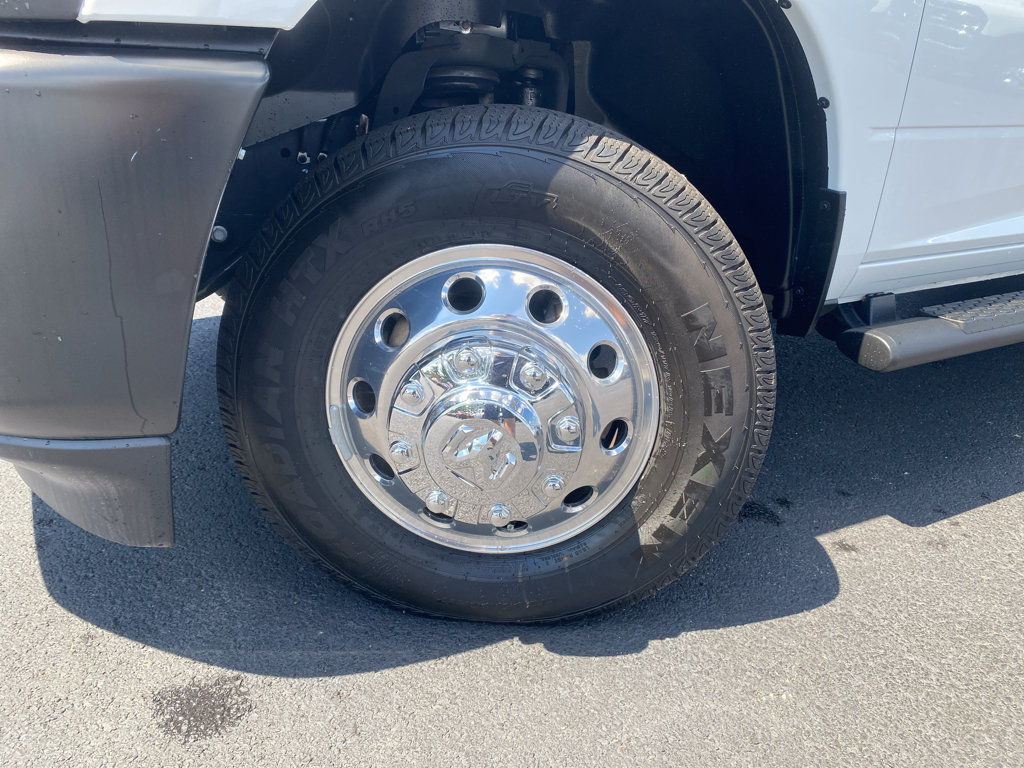 New 2026 RAM 3500 Tradesman AWD/4WD image 9