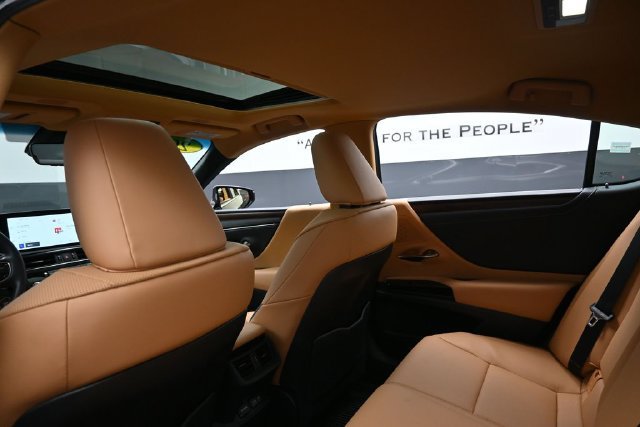 Used 2025 Lexus ES 350 w/ Premium Package FWD image 25