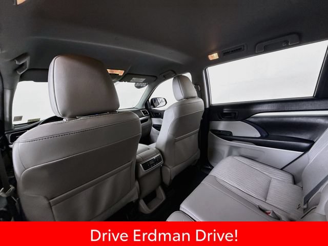 Certified 2018 Toyota Highlander Plus AWD/4WD image 10