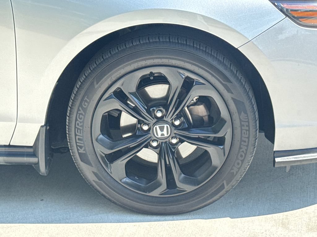 Certified 2025 Honda Accord SE image 11