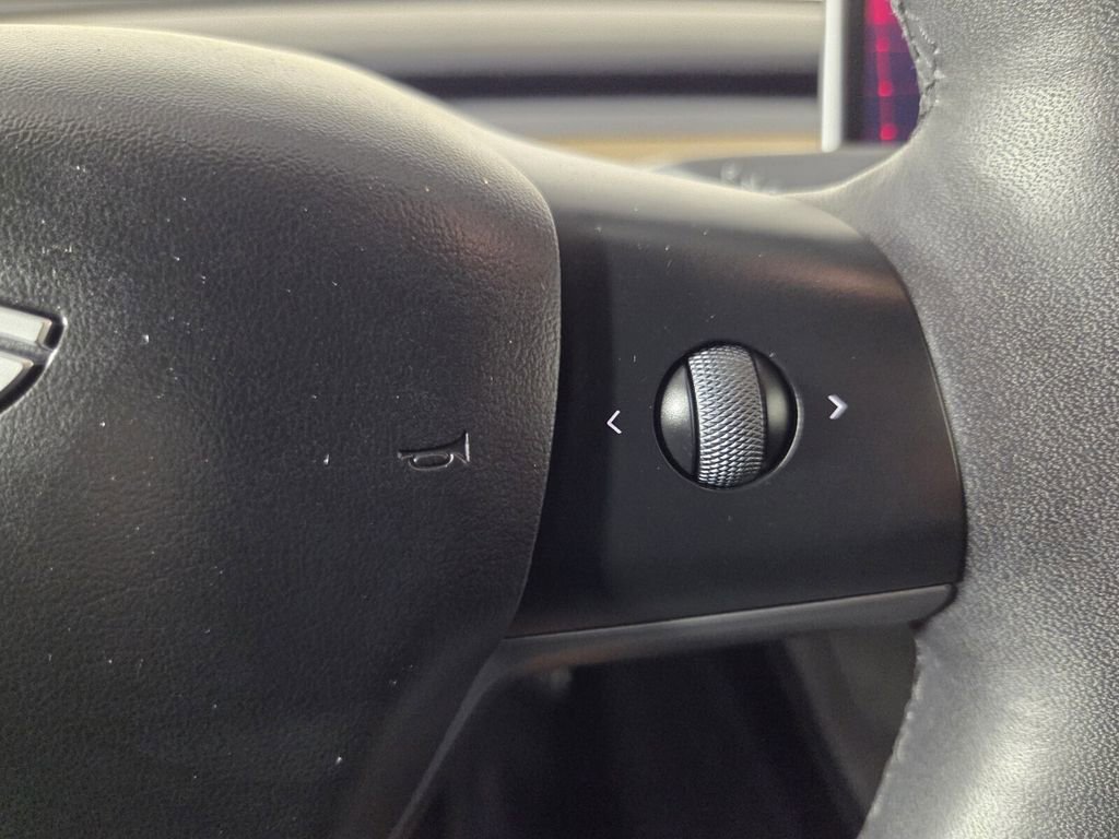 Used 2024 Tesla Model Y Performance image 18