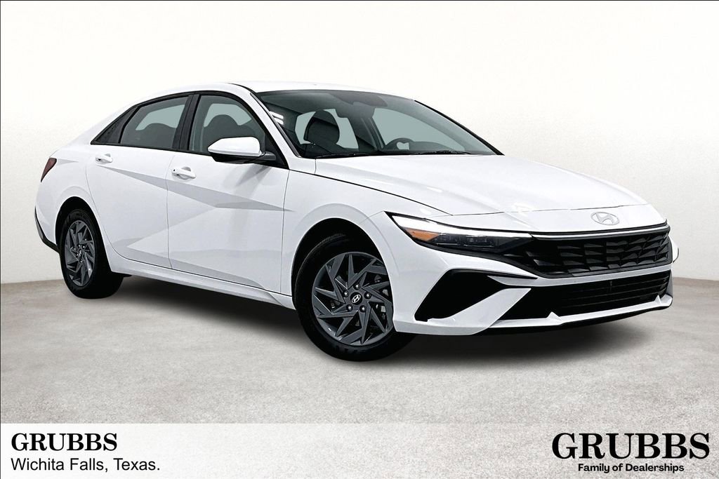 Used 2026 Hyundai Elantra Blue image 1