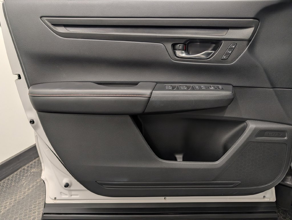 Used 2025 Honda CR-V Sport-L image 8