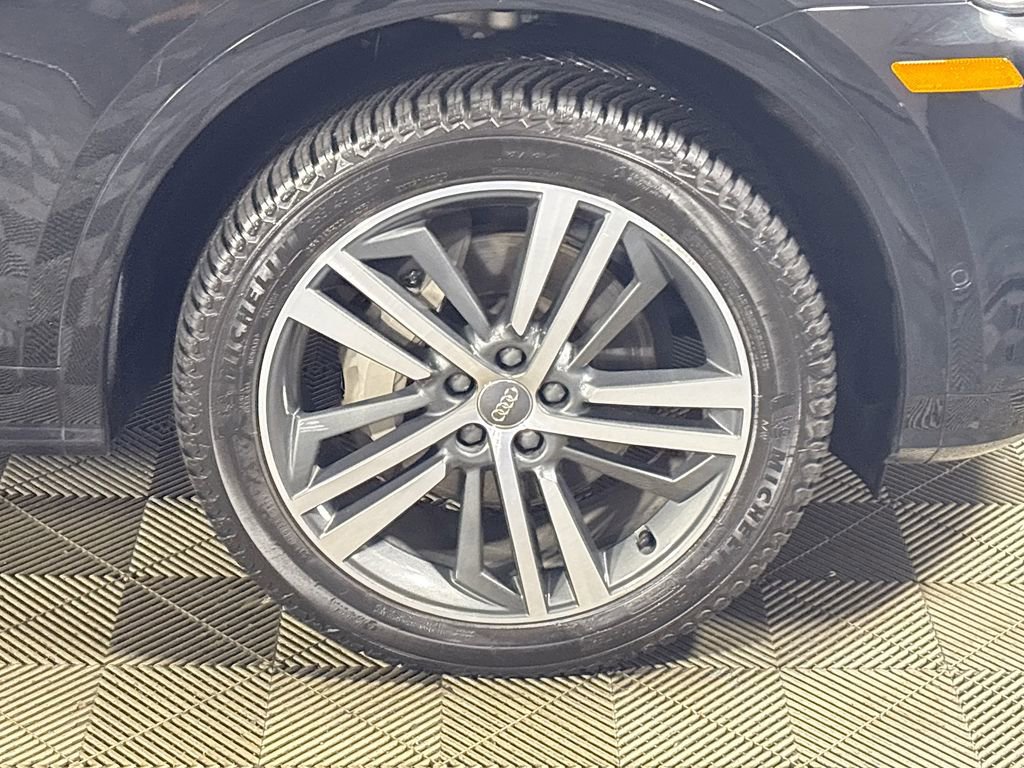 Used 2020 Audi Q5 e Prestige w/ Prestige Package image 24