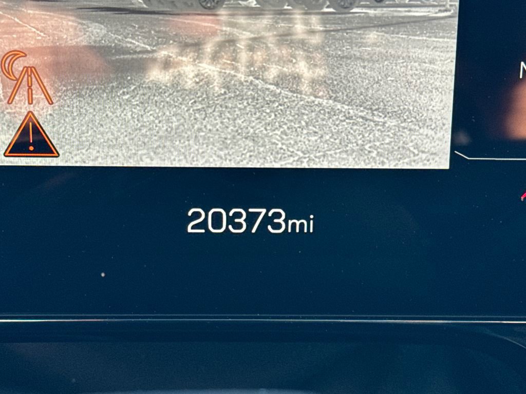 Used 2025 GMC Yukon Denali Ultimate w/ LPO, Floor Liner Package image 11