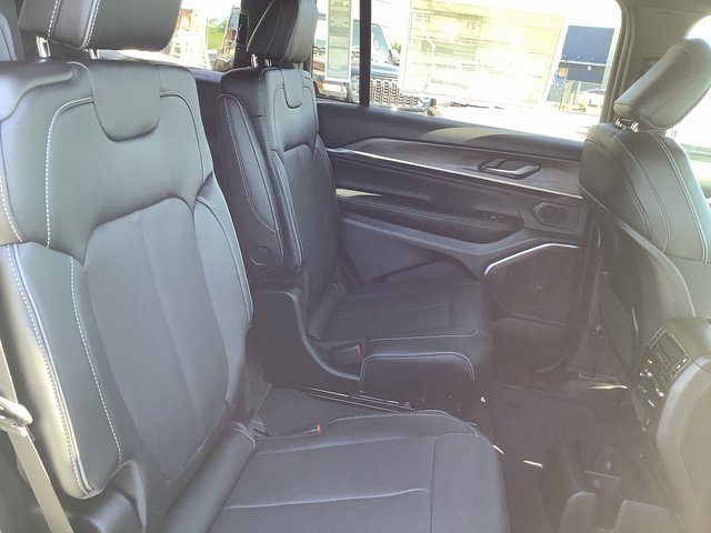 New 2025 Jeep Grand Cherokee L Overland image 38
