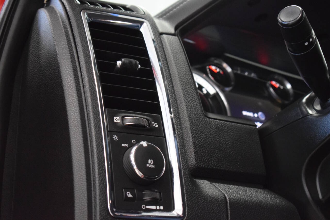 Used 2016 RAM 1500 Laramie w/ Convenience Group AWD/4WD image 38