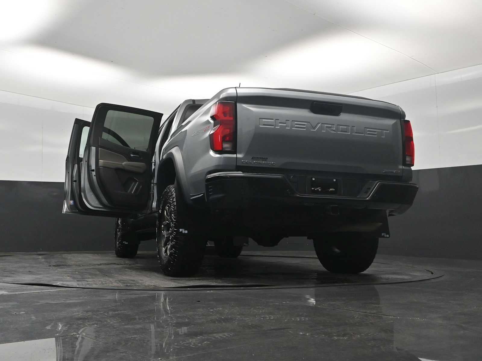 Used 2024 Chevrolet Colorado ZR2 w/ ZR2 Convenience Package III AWD/4WD image 31