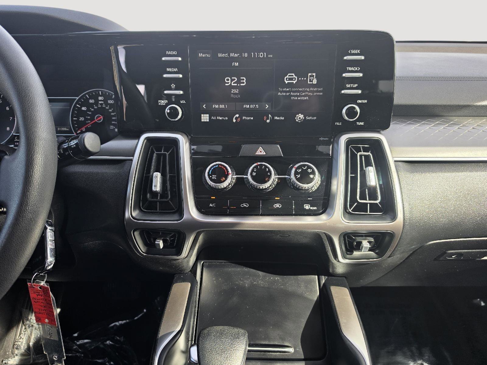 Used 2022 Kia Sorento LX image 17