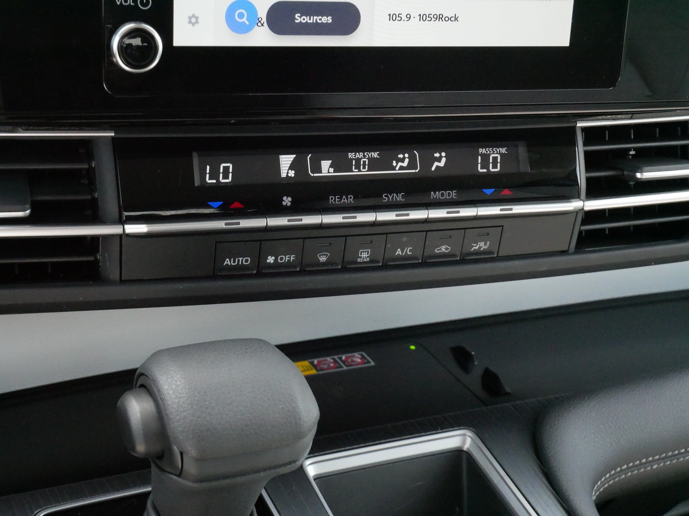 Certified 2026 Toyota Sienna LE FWD image 23