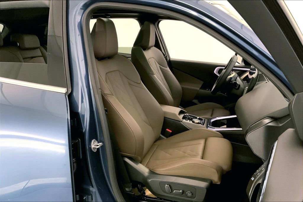 Certified 2025 BMW X3 xDrive30i image 6