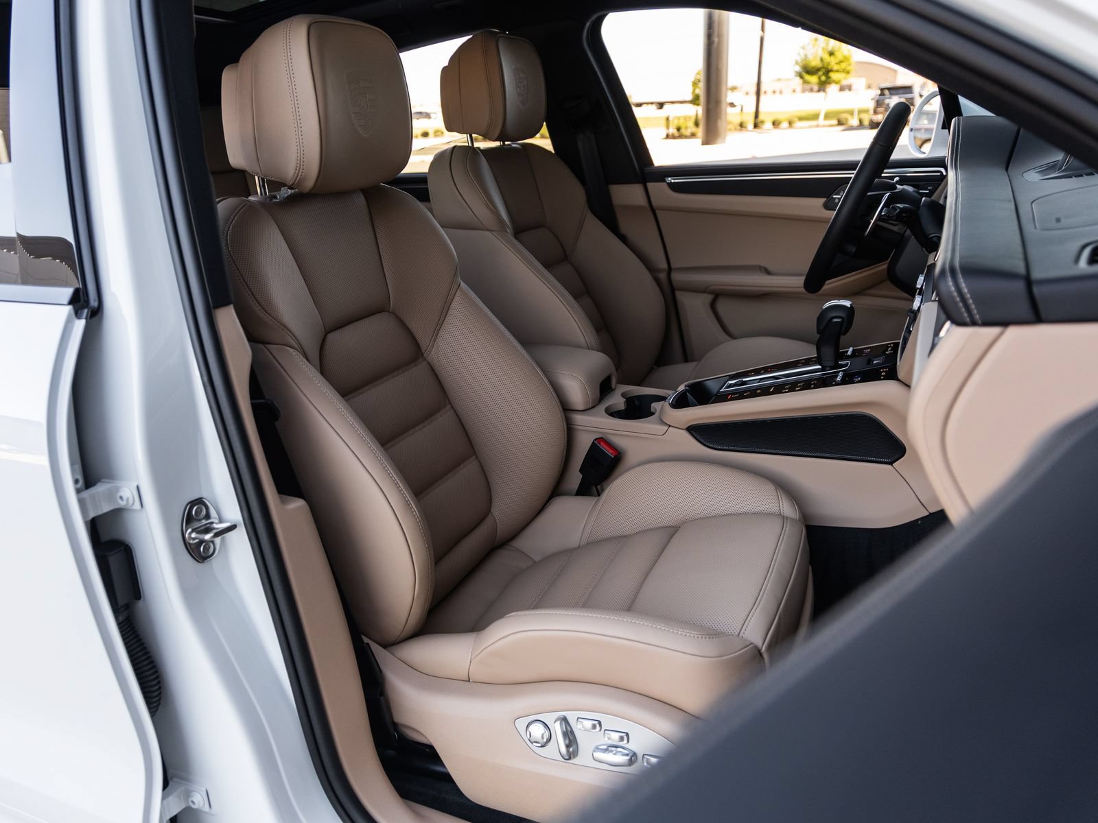 Certified 2026 Porsche Macan S AWD/4WD image 44