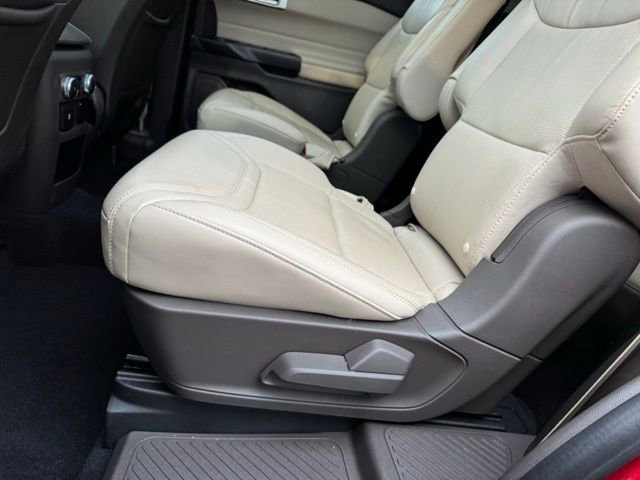 Certified 2020 Ford Explorer Platinum w/ Premium Technology Package AWD/4WD image 10