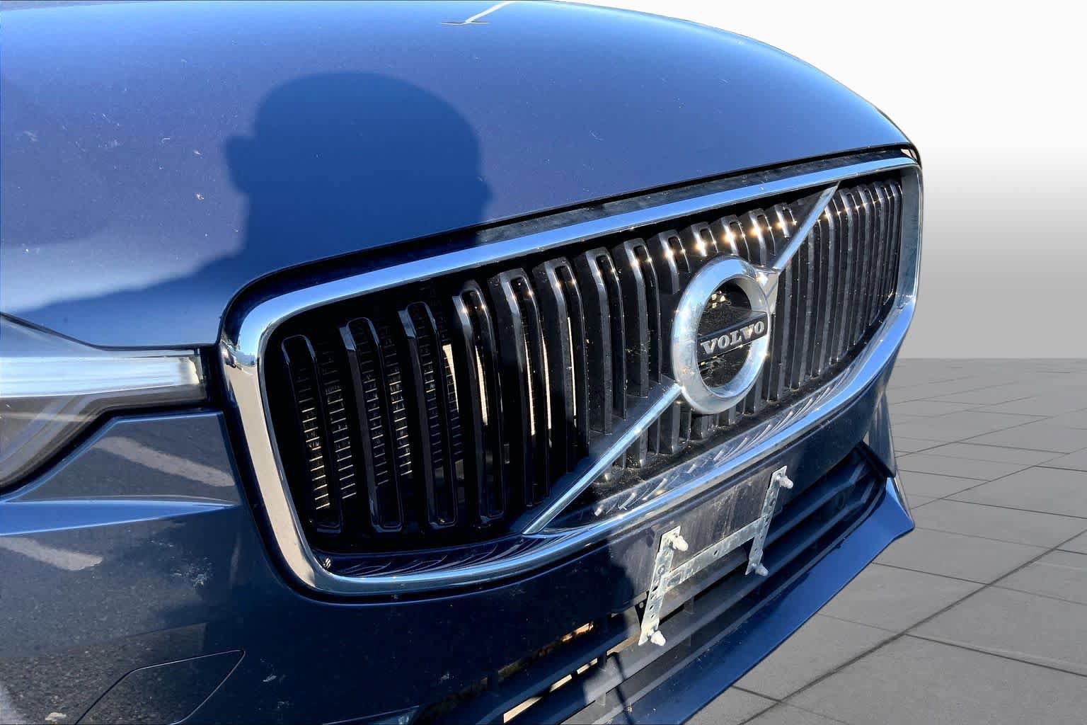 Used 2021 Volvo XC60 T5 Momentum w/ Premium Package AWD/4WD image 30