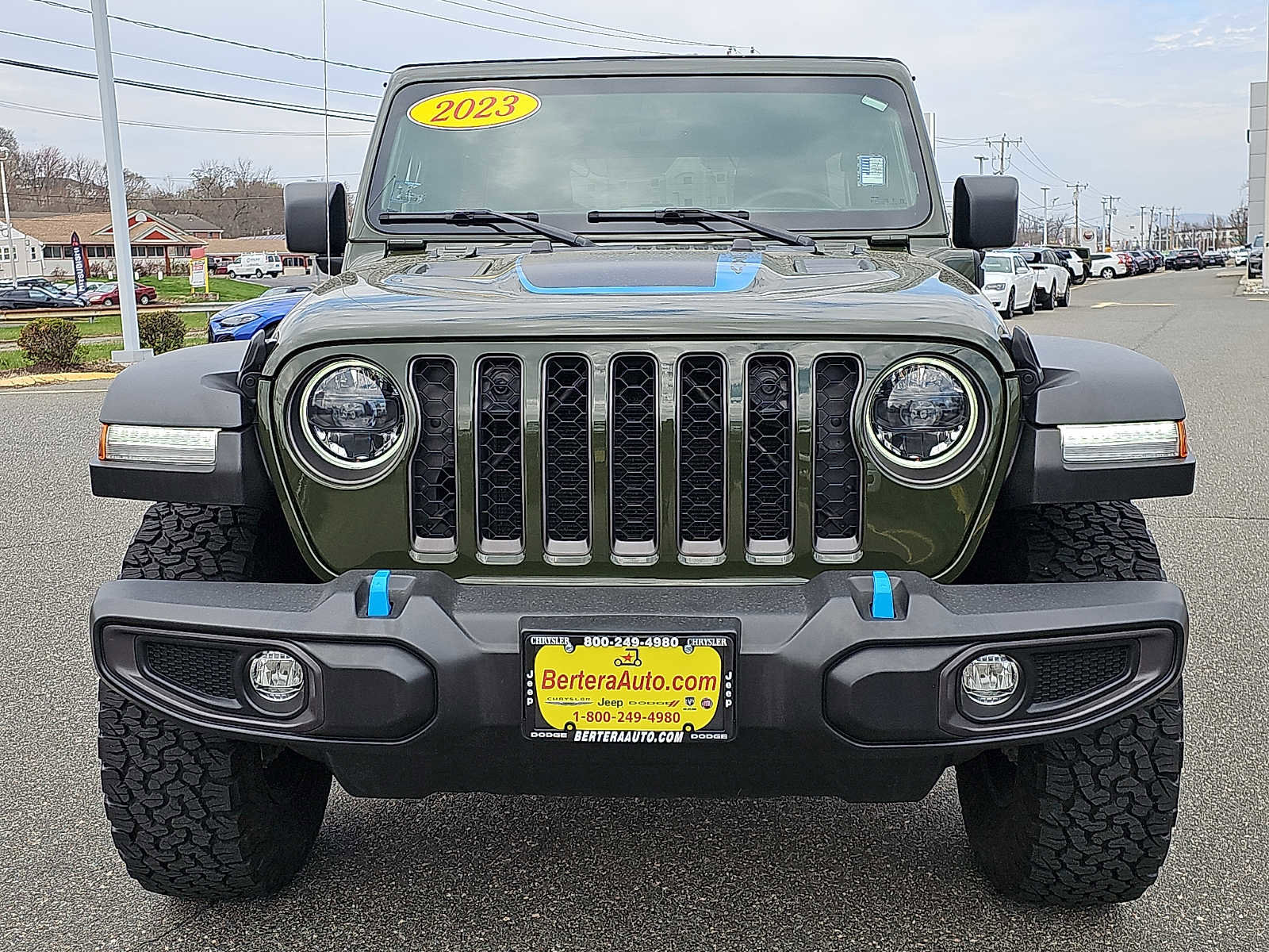 Used 2023 Jeep Wrangler Unlimited Rubicon 4xe w/ Cold Weather Group AWD/4WD image 2