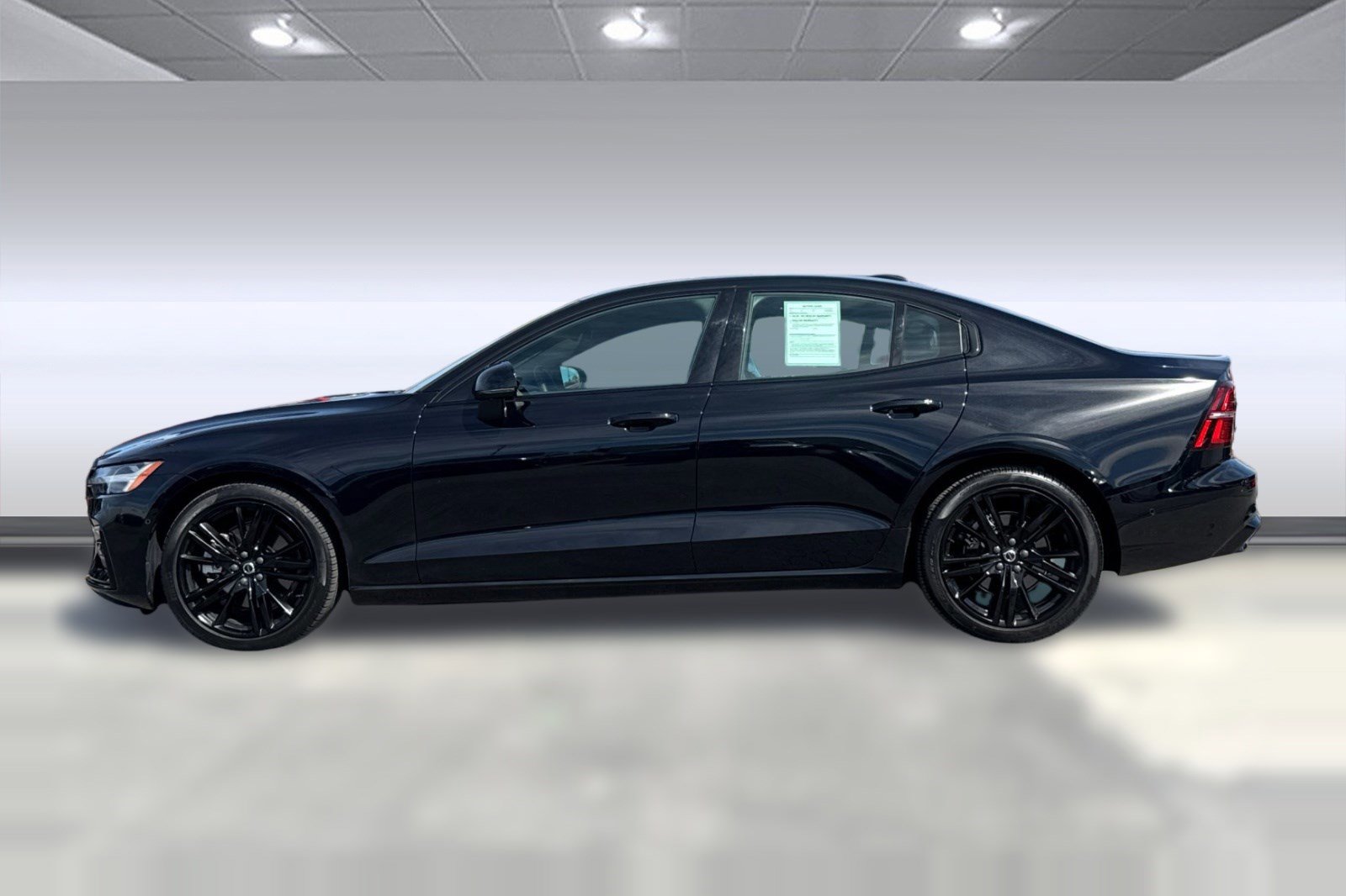 Used 2024 Volvo S60 B5 Plus w/ Climate Package image 2