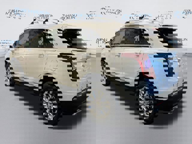 New 2026 Cadillac XT5 Luxury image 3
